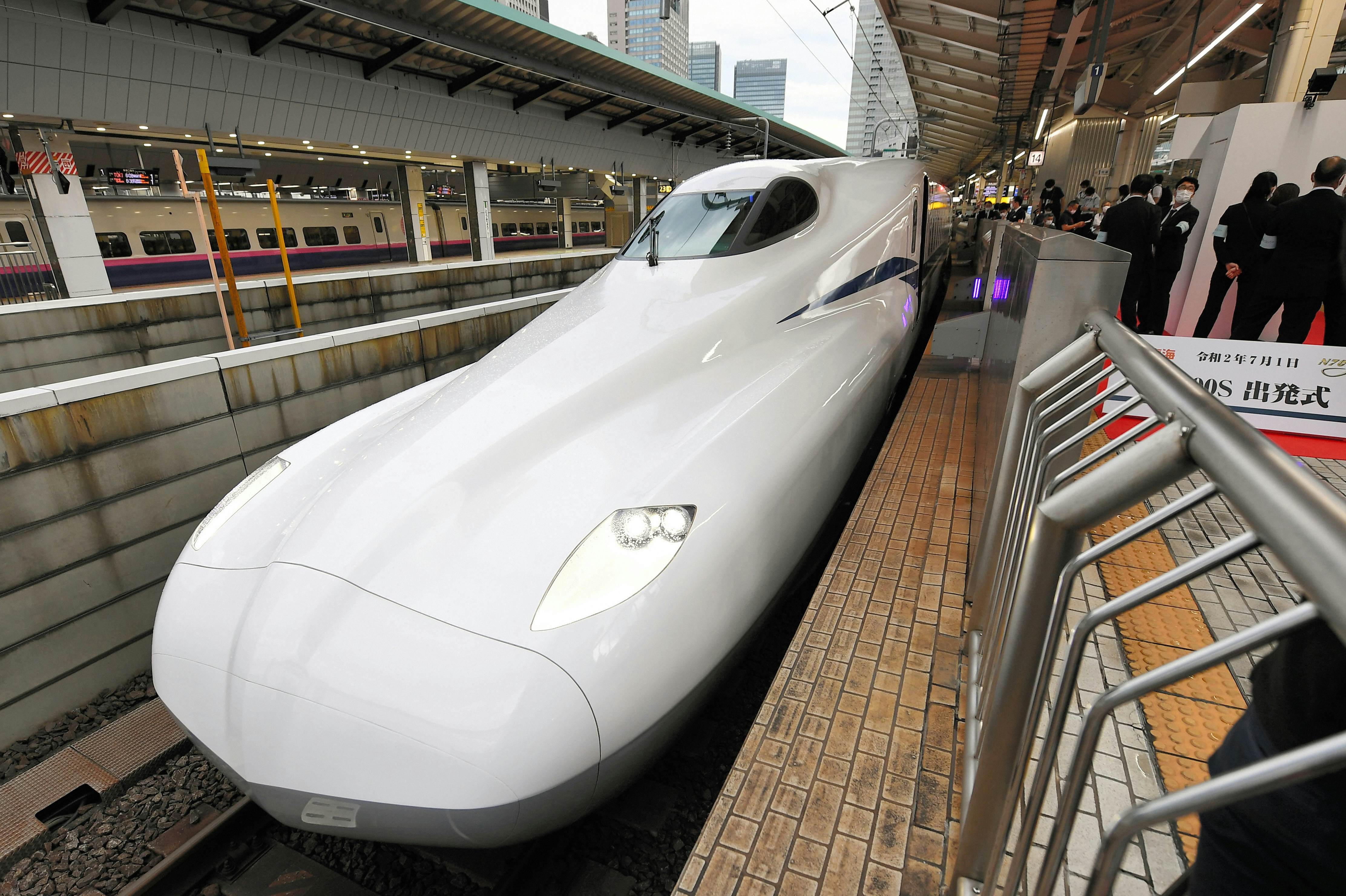 Japan Unveils New Record-breaking Bullet Train